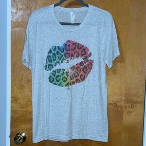 Women's Short Sleeve Graphic Tee - Multicolor Lips